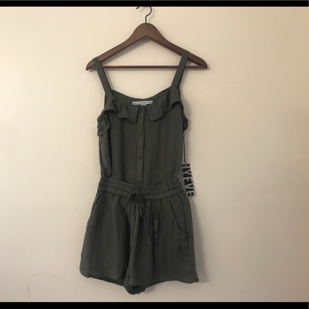 2 pieces set: top and short